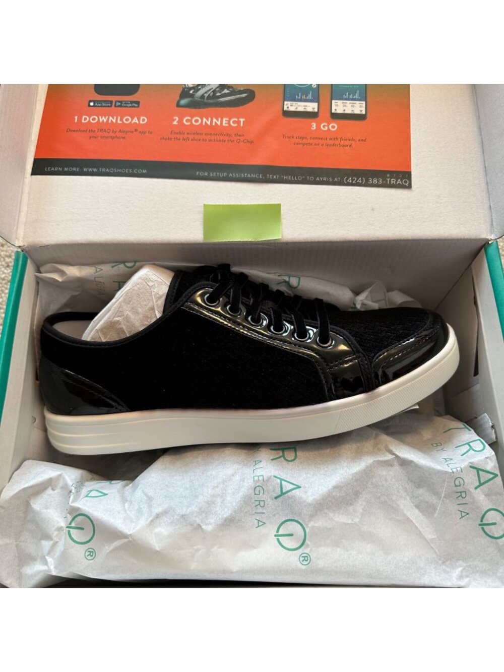 TRAQ By Alegria Lyriq Tennis Shoe Sneakers New in Box Size 40 Black Velvet